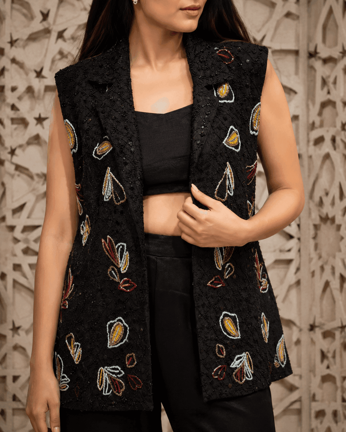 NAIRA BLACK view 1