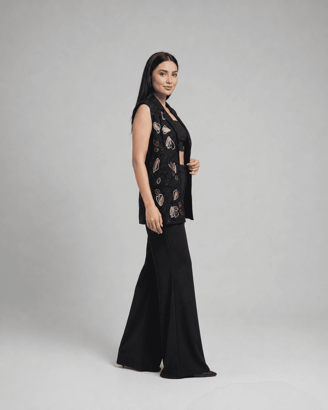 NAIRA BLACK view 4