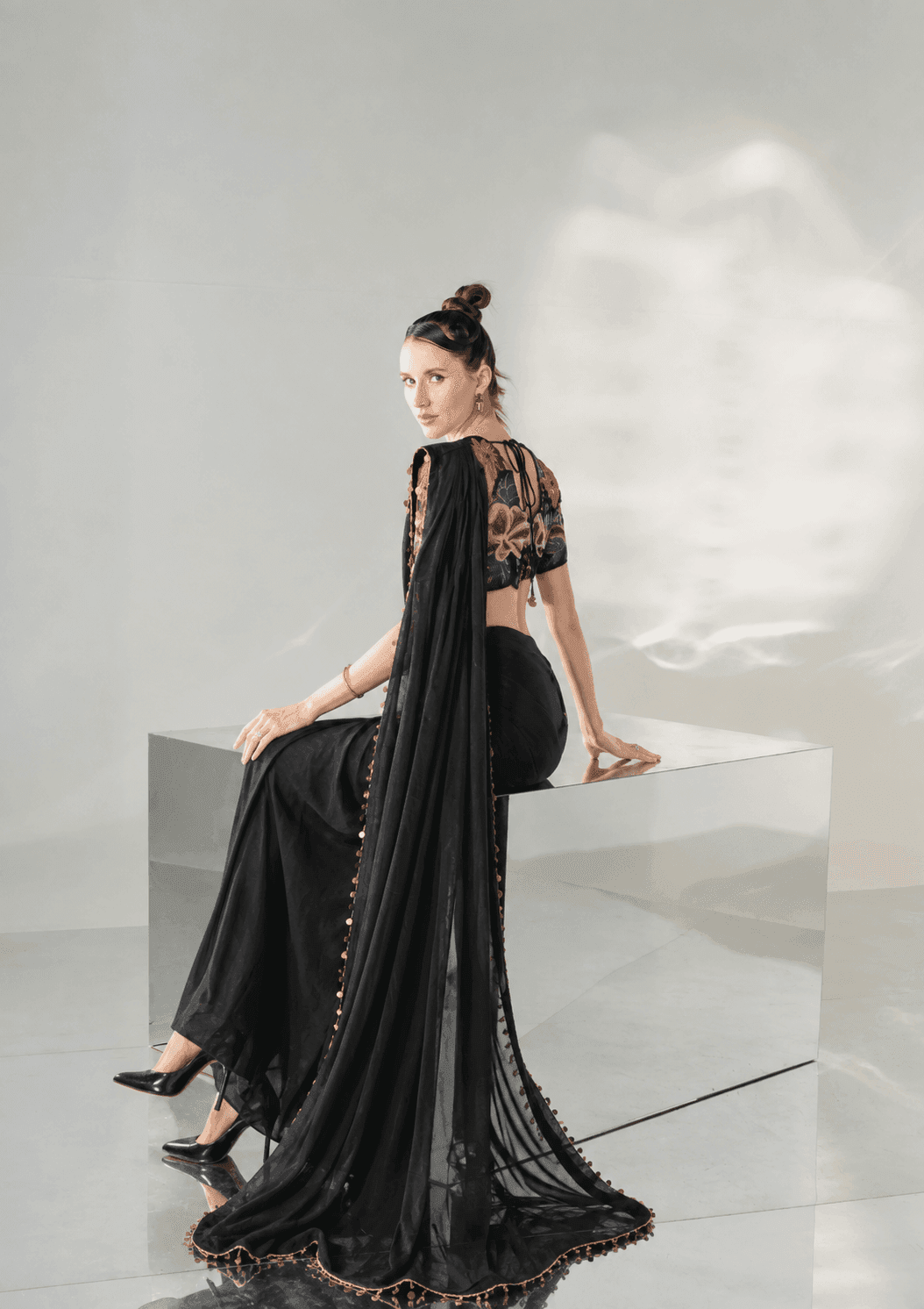 Zoya black view 7